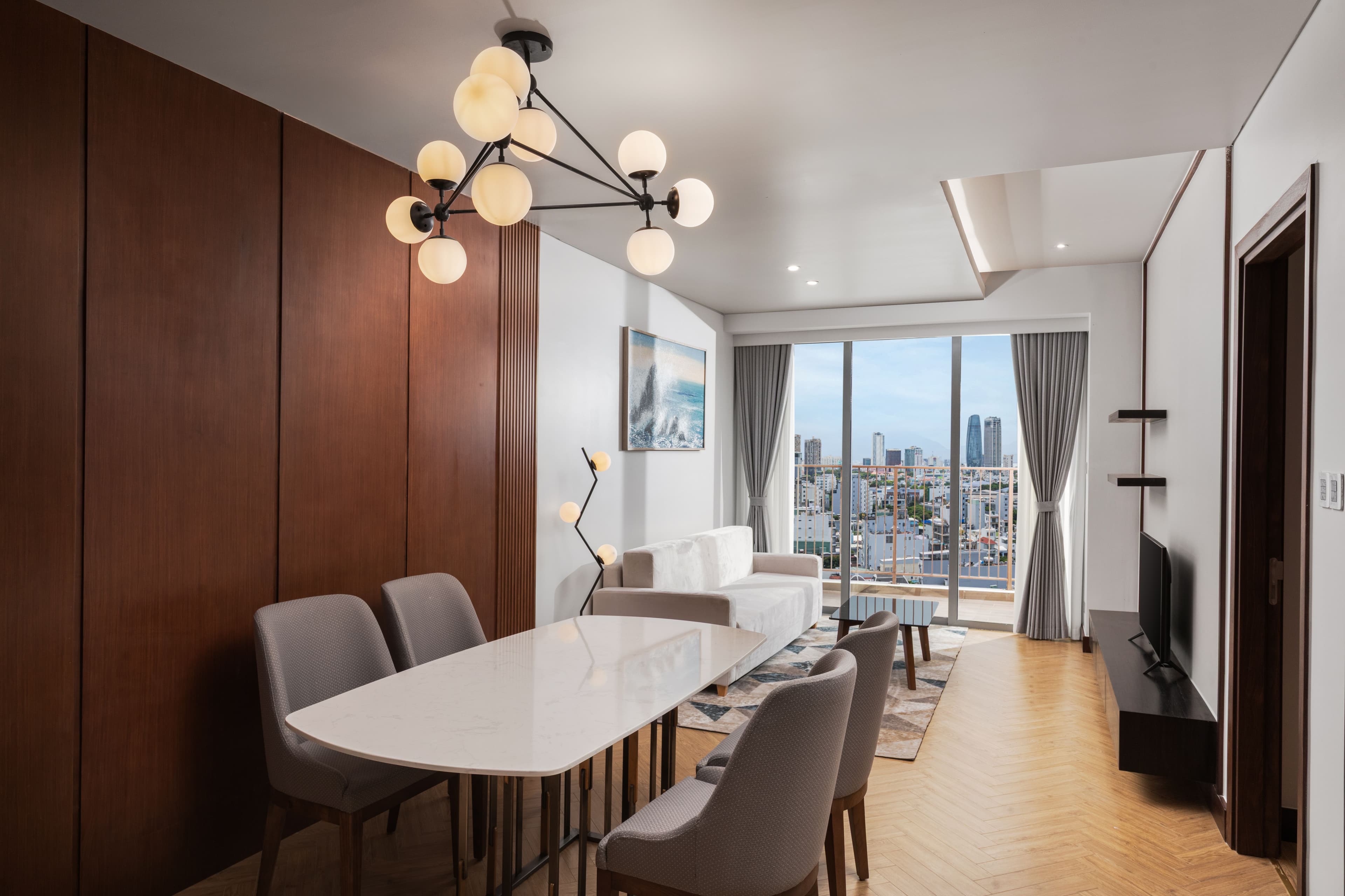 Deluxe Family Suite with One Bedroom, City View - View 2