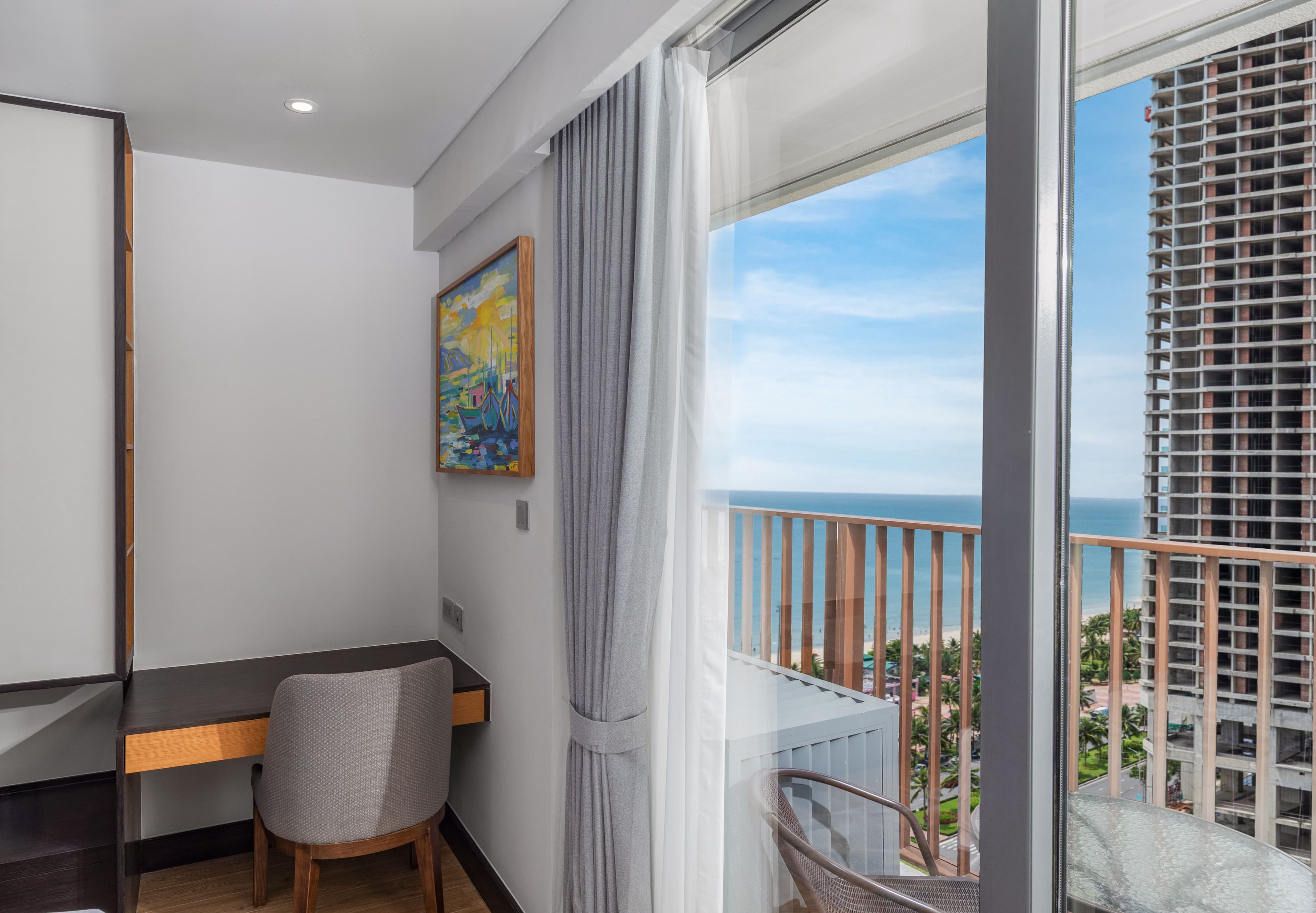 Deluxe Studio King Partial View - Wyndham Soleil Hotel